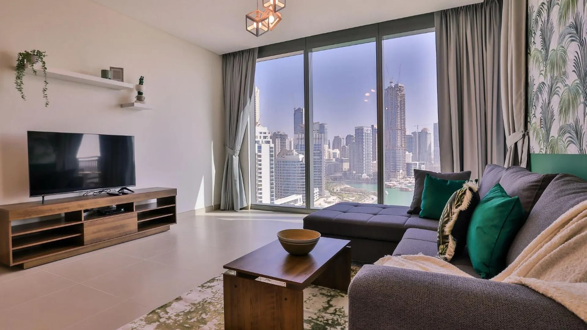 Luxurious Apartments Dubai Marina Views Pool Gym By Sojo Stay