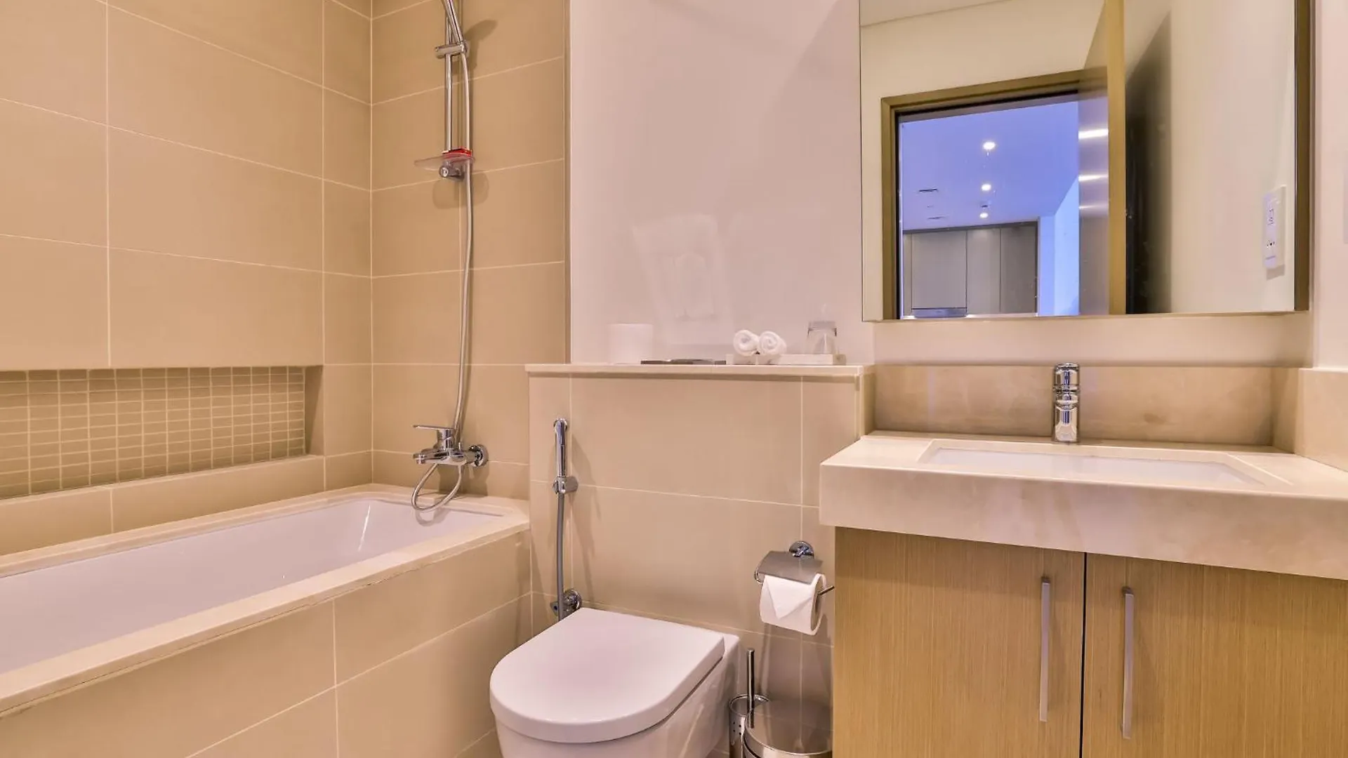 Luxurious Apartments Dubai Marina Views Pool Gym By Sojo Stay